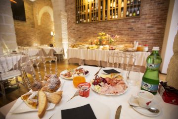 Ricca colazione a buffet a pochi passi dal residence - 54