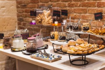 Ricca colazione a buffet a pochi passi dal residence - 29