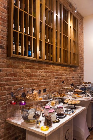 Ricca colazione a buffet a pochi passi dal residence - 7