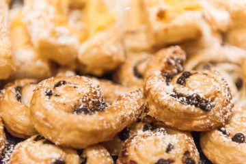 Ricca colazione a buffet a pochi passi dal residence - 33