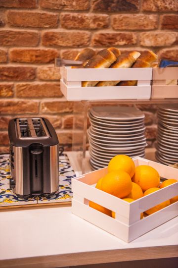 Ricca colazione a buffet a pochi passi dal residence - 30