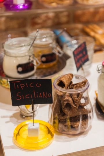 Ricca colazione a buffet a pochi passi dal residence - 1