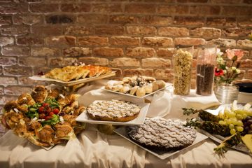 Ricca colazione a buffet a pochi passi dal residence - 62