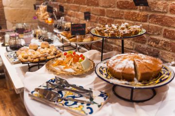 Ricca colazione a buffet a pochi passi dal residence - 41